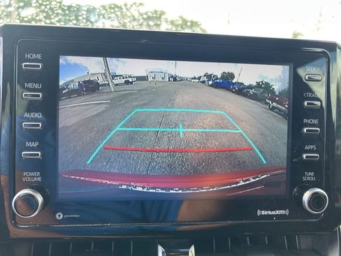 Used 2021 Toyota Corolla LE image 14