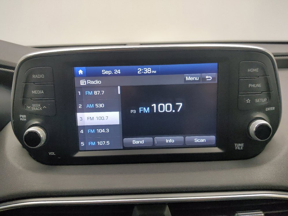 Used 2020 Hyundai Santa Fe SE FWD image 25
