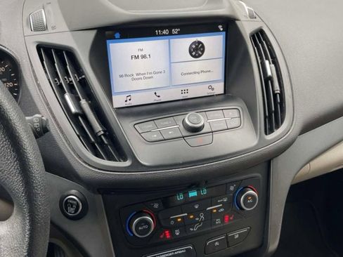 Used 2019 Ford Escape SE image 9