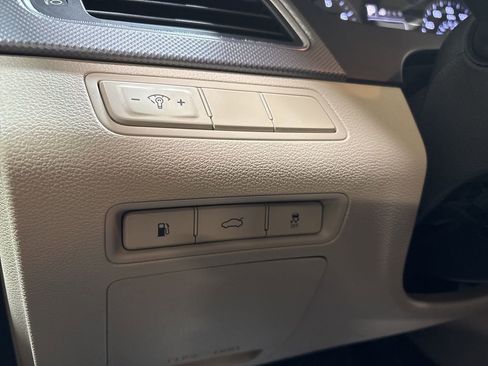 Used 2015 Hyundai Sonata SE image 16