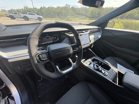 New 2026 Jeep Cherokee Laredo w/ MOPAR Finishing Package AWD/4WD image 29
