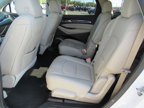 Used 2019 Buick Enclave Essence image 32