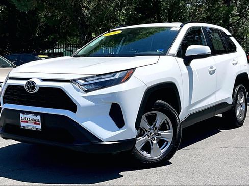 Used 2023 Toyota RAV4 XLE FWD image 1