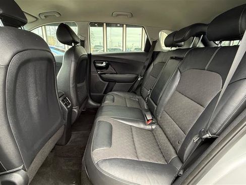 Used 2019 Kia Niro EX image 18