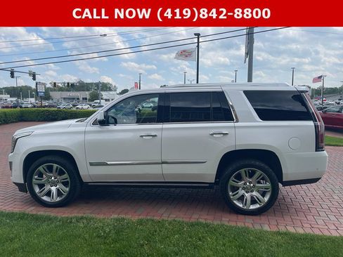 Used 2020 Cadillac Escalade Premium Luxury AWD/4WD image 11