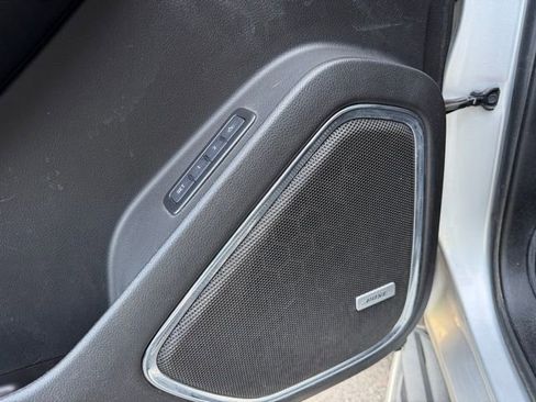 Used 2017 GMC Yukon XL SLT image 14