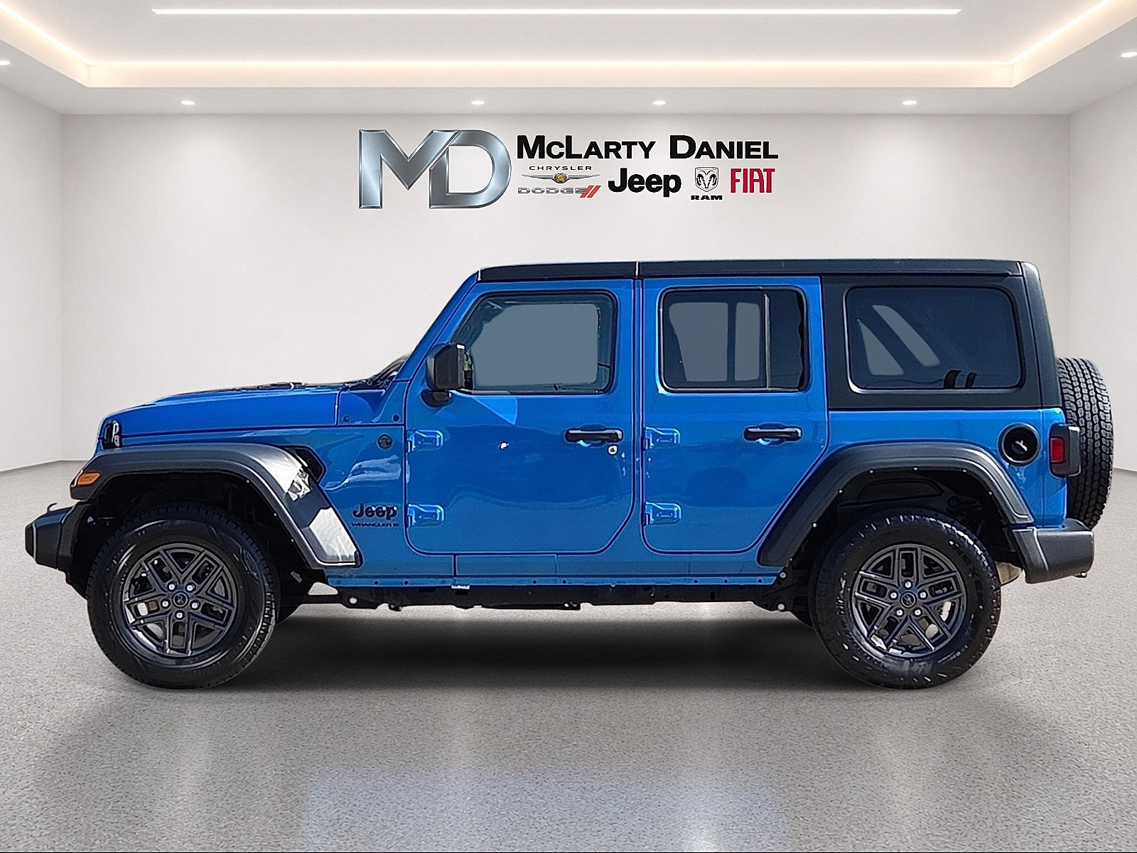 Used 2024 Jeep Wrangler Unlimited Sport AWD/4WD image 3