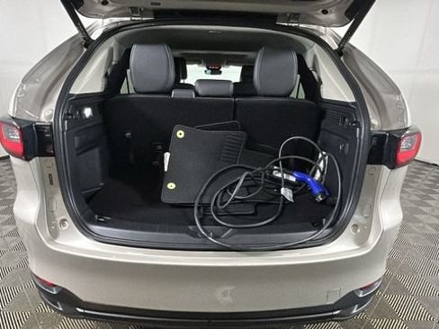 Used 2024 MAZDA CX-90 Plug-In Hybrid w/ Preferred AWD/4WD image 28