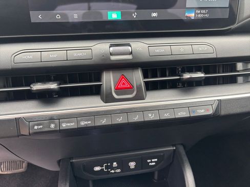 Used 2025 Kia K4 LXS image 23