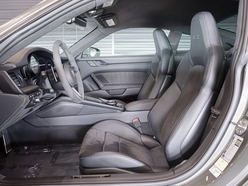 Certified 2024 Porsche 911 Carrera GTS image 5