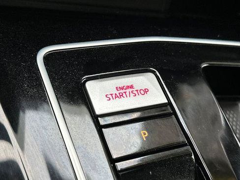 Used 2025 Volkswagen GTI SE FWD image 22