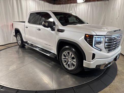 Used 2023 GMC Sierra 1500 Denali w/ Technology Package AWD/4WD image 10