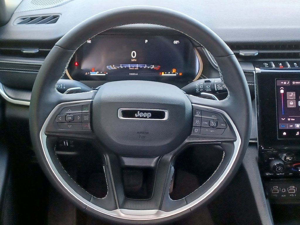 Used 2024 Jeep Grand Cherokee Altitude AWD/4WD image 24