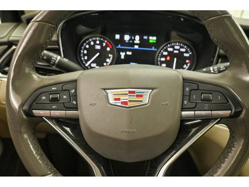 Used 2022 Cadillac XT6 Premium Luxury w/ Technology Package image 12