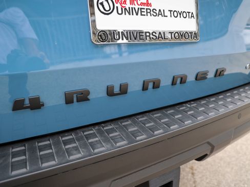 Used 2025 Toyota 4Runner TRD Off-Road Premium image 17