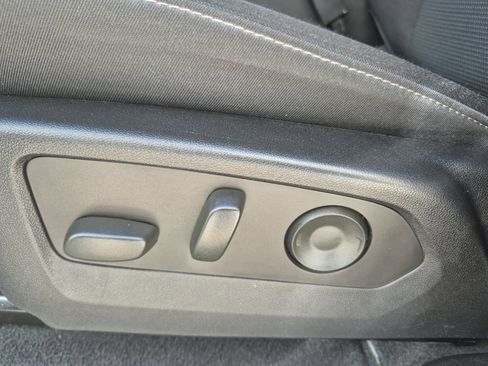 Used 2024 GMC Canyon Elevation w/ Convenience Package image 17