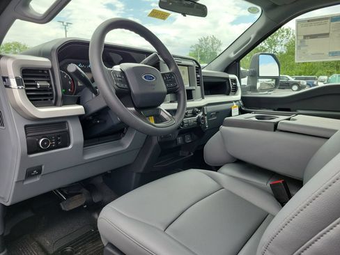 New 2026 Ford F550 4x4 Regular Cab Super Duty image 16