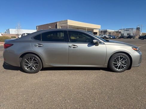 Used 2017 Lexus ES 350 image 2