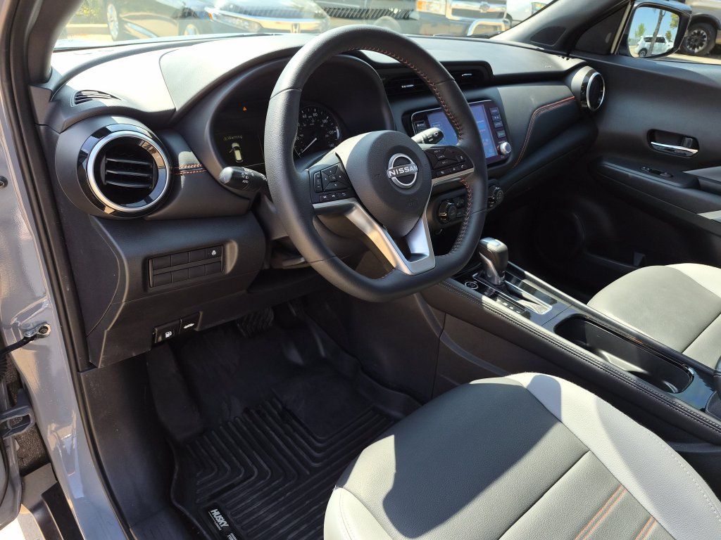 Certified 2023 Nissan Kicks SR w/ SR Premium Package FWD image 16