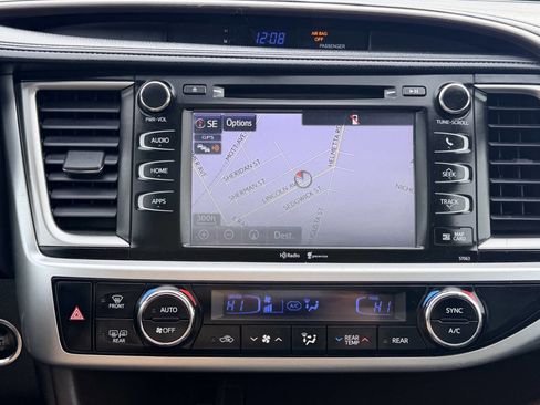 Used 2015 Toyota Highlander XLE image 40