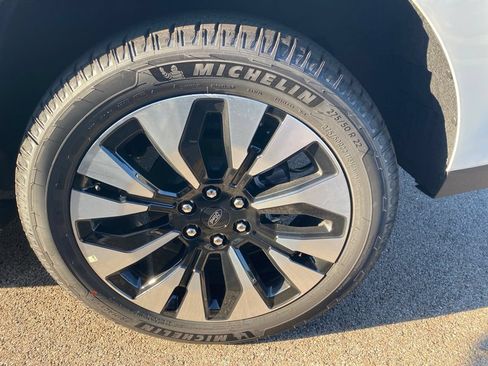 New 2027 Ford Expedition Platinum w/ Driver's Package AWD/4WD image 12