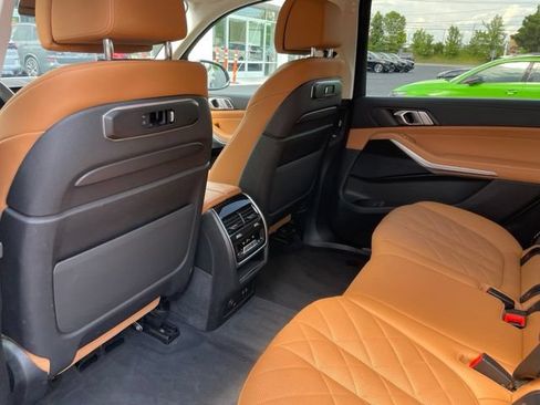 Certified 2024 BMW X7 xDrive40i w/ Climate Comfort Package AWD/4WD image 8