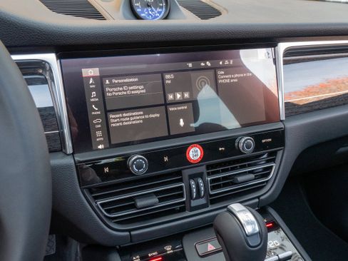 New 2026 Porsche Macan S image 24