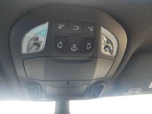 New 2026 Chrysler Pacifica Limited w/ S Appearance Package image 10