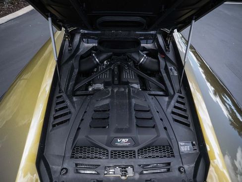 Used 2024 Lamborghini Huracan Sterrato AWD/4WD image 28