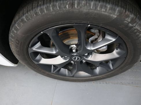 Used 2025 Chrysler Pacifica Limited FWD image 9