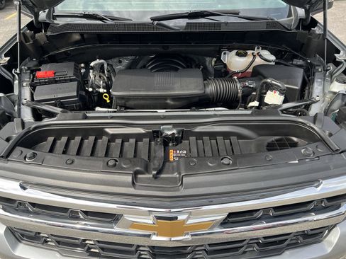 Used 2025 Chevrolet Silverado 1500 LT RWD image 46