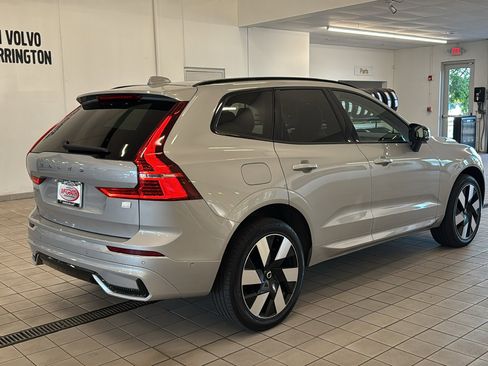 Used 2024 Volvo XC60 T8 Ultimate AWD/4WD image 5