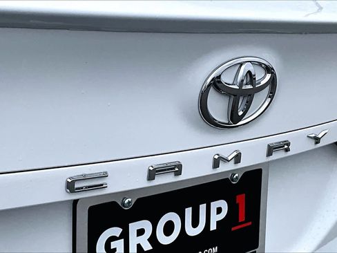 Used 2022 Toyota Camry SE w/ Convenience Package FWD image 30