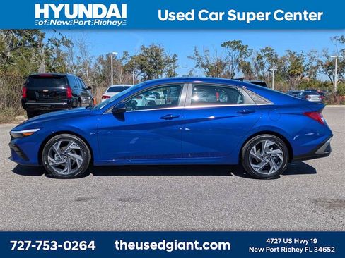 Used 2026 Hyundai Elantra Limited w/ Cargo Package image 2
