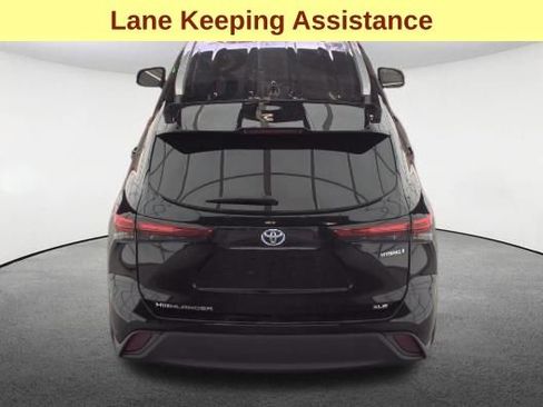 Used 2022 Toyota Highlander XLE image 7