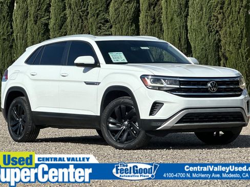 Used 2022 Volkswagen Atlas Cross Sport SE FWD image 1