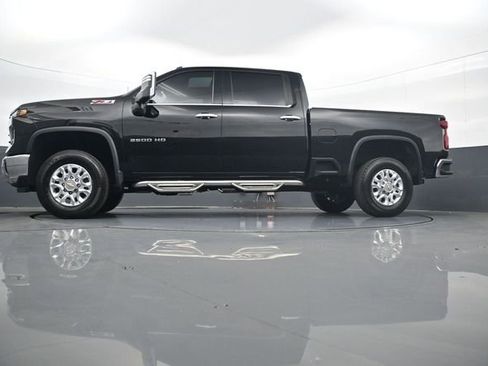 Used 2024 Chevrolet Silverado 2500 LTZ w/ LTZ Convenience Package AWD/4WD image 28