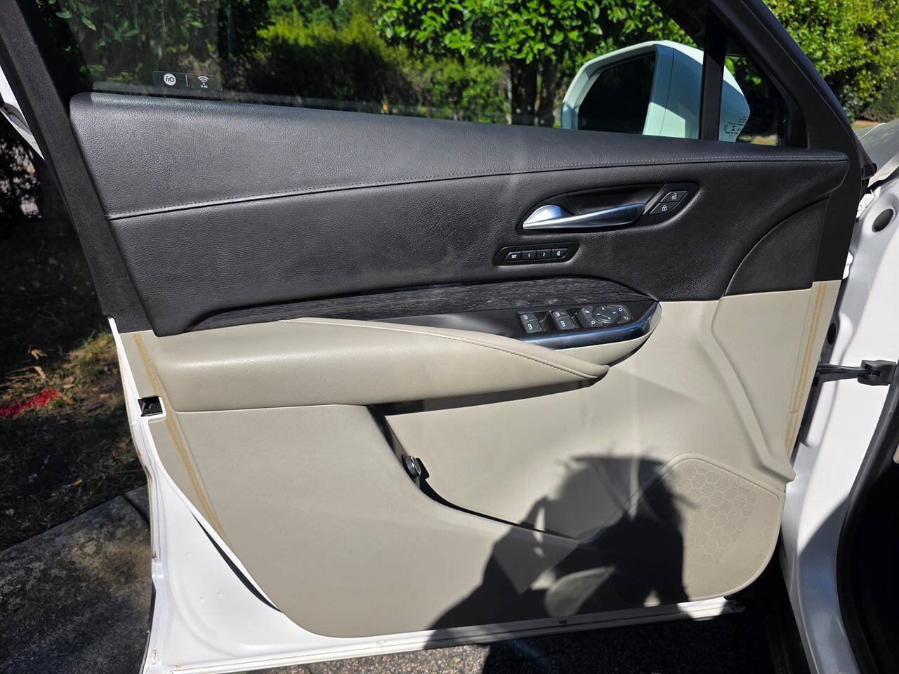 Used 2019 Cadillac XT4 Premium Luxury w/ Driver Awareness Package FWD image 10