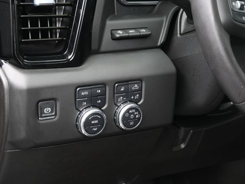Used 2025 GMC Sierra 2500 AT4X image 22