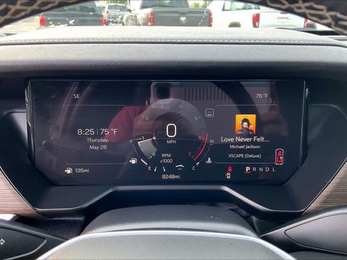 Used 2025 GMC Acadia Denali FWD image 25