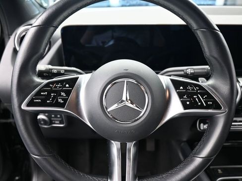 Used 2025 Mercedes-Benz GLA 250 image 14