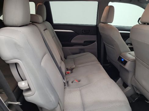 Used 2019 Toyota Highlander LE image 19
