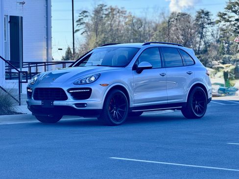 Used 2014 Porsche Cayenne Turbo S AWD/4WD image 40