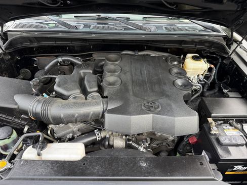 Used 2010 Toyota FJ Cruiser 4WD image 19