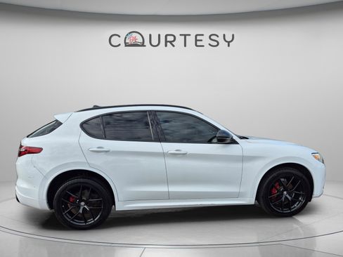 Used 2020 Alfa Romeo Stelvio Ti w/ Nero Edizione AWD/4WD image 8