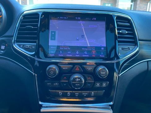 Used 2019 Jeep Grand Cherokee Limited w/ Luxury Group II image 36