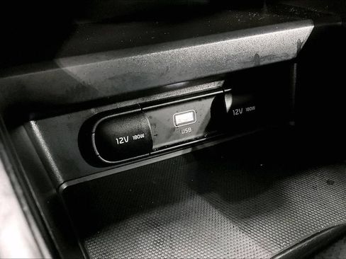 Used 2025 Kia Soul LX w/ LX Technology Package FWD image 29