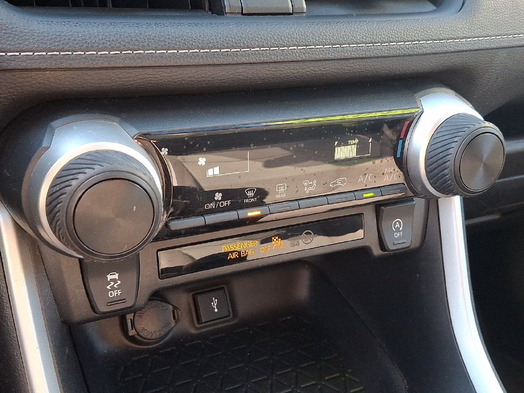 Certified 2021 Toyota RAV4 LE AWD/4WD image 15
