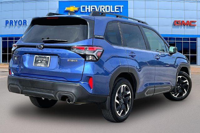 Used 2025 Subaru Forester Limited AWD/4WD image 5