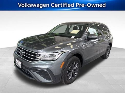 Certified 2024 Volkswagen Tiguan SE w/ Panoramic Sunroof Package AWD/4WD image 1